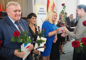 Wręczenie nagród, pani Renata Wrona druga od lewej