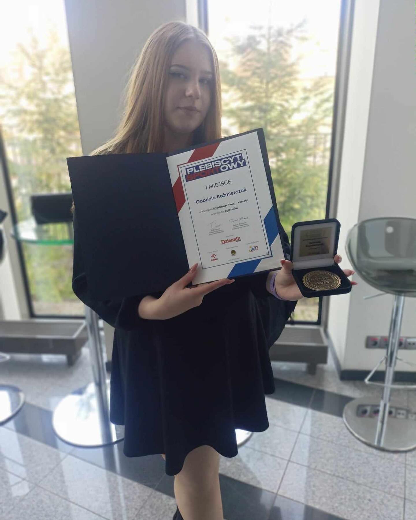 Gabriela Kaźmierczak z dyplomem dla Sportowca Roku powiatu zgierskiego