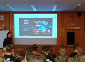 Uczniowie w trakcie prelekcji.