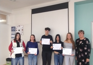 Pani Dyrektor i uczestnicy projektu eTwinning