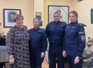 Policjanci i Pani Dyrektor