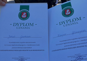 Dwa dyplomy